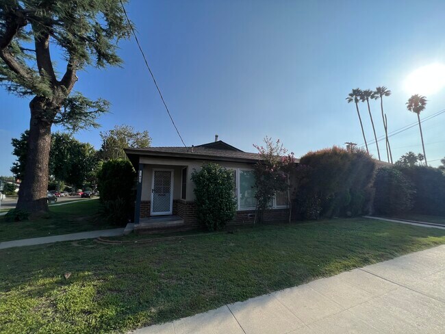 Building Photo - 13900 Burbank Blvd