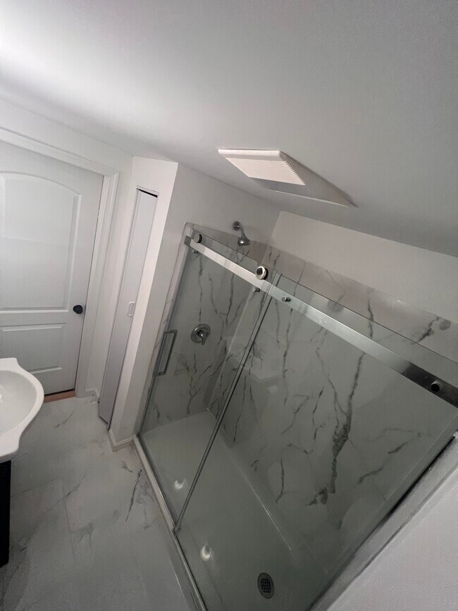 Bathroom downstairs - 536 Millshire Dr