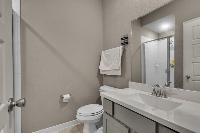 Building Photo - 4011 Logan Dr