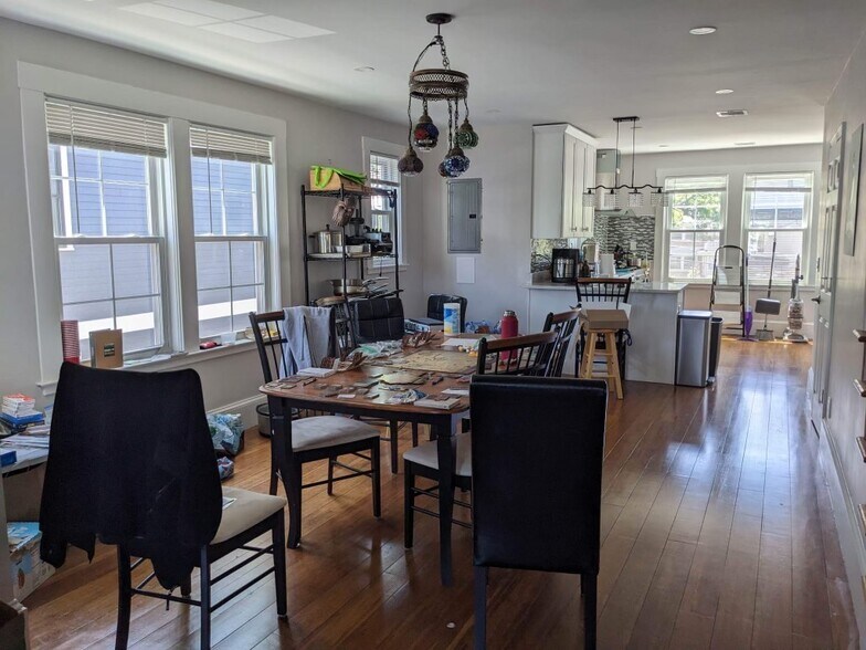 Building Photo - 318 Concord Ave