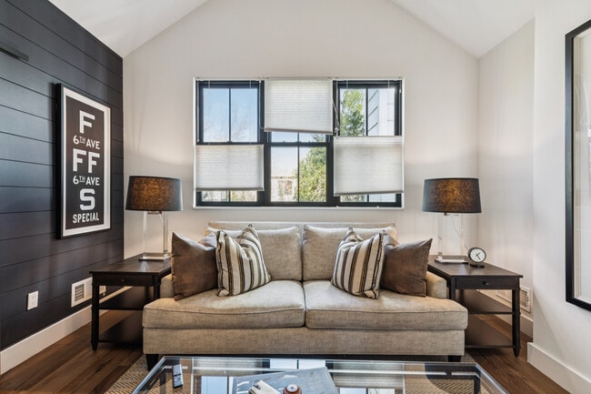 Building Photo - 1810 Quail Ct