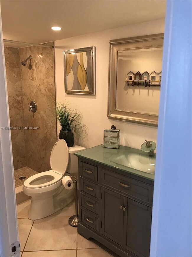 Building Photo - 2841 N Ocean Blvd