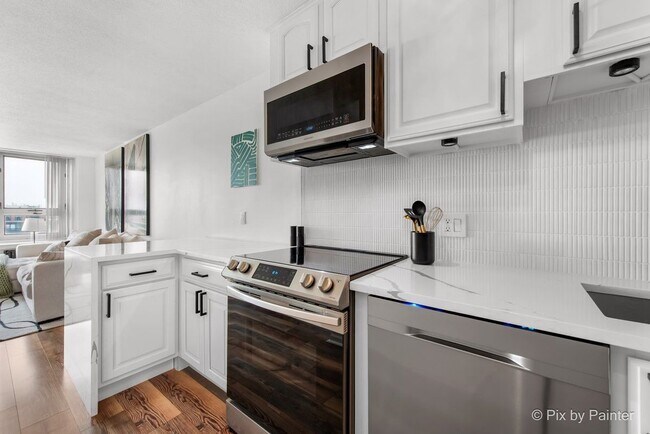 Building Photo - 2728 N Hampden Ct