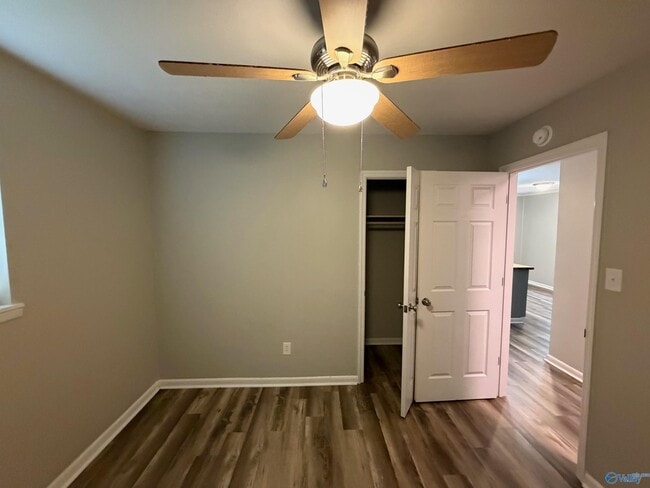 Building Photo - 1087 Seminary St