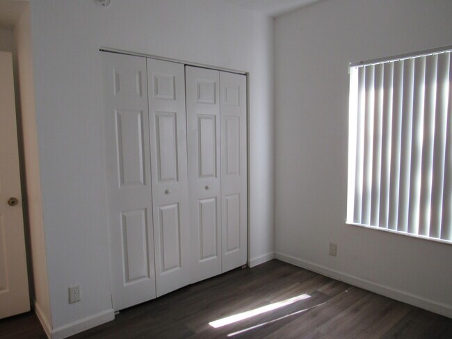 Building Photo - 4525 Oak Terrace Dr