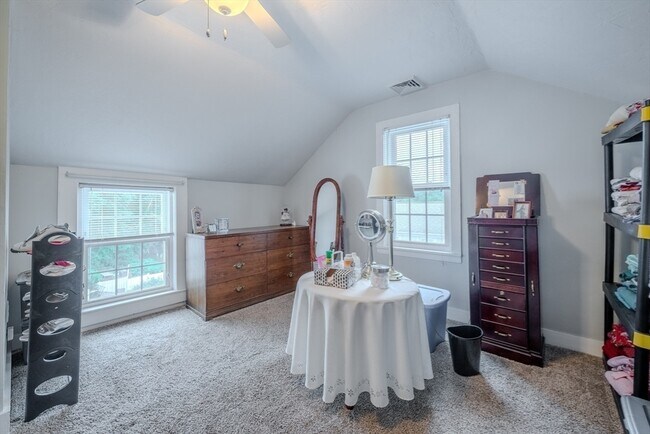 Building Photo - 9 Beach St