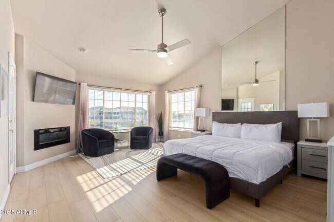 Building Photo - 1413 W Coral Reef Dr