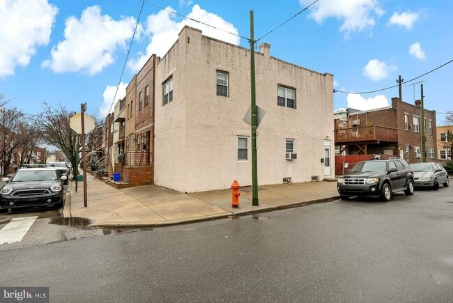 Building Photo - 2849 S 11th St