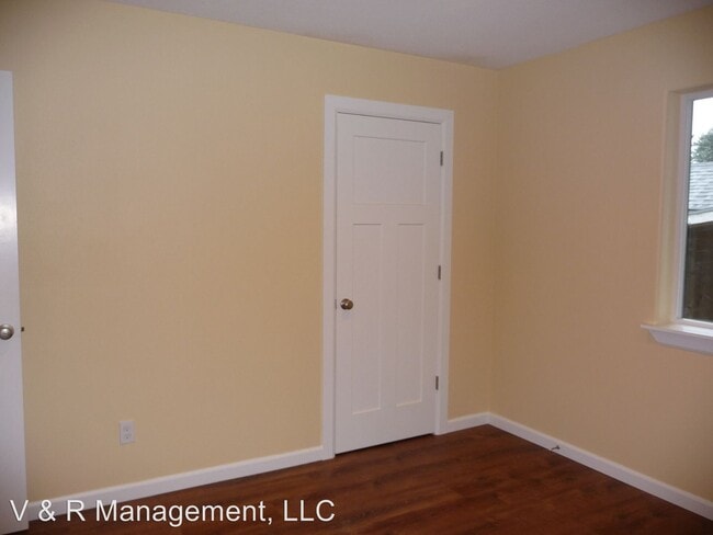 Building Photo - 2 br, 1 bath House - 3127  Jack St. N