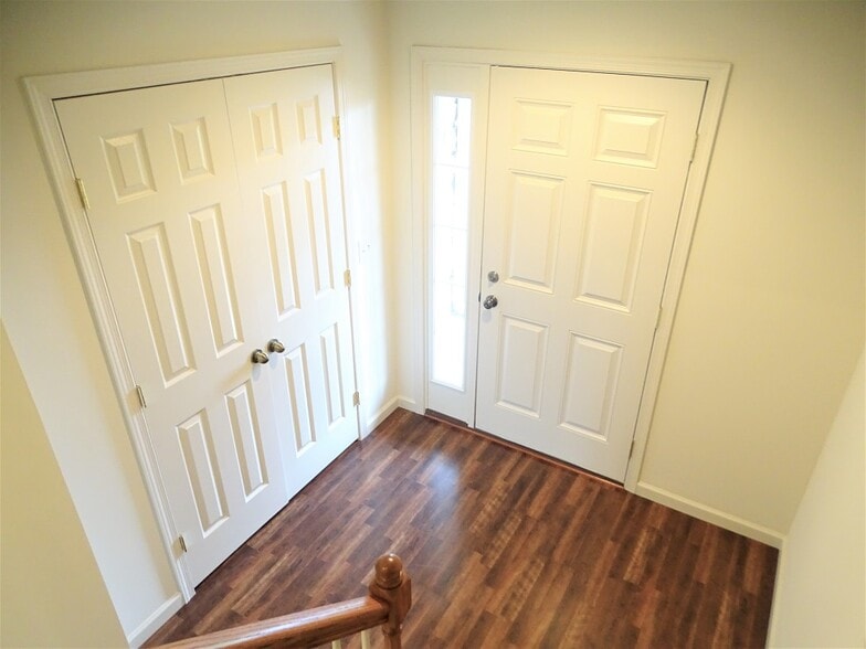 Building Photo - 197 Linda Sue Ln