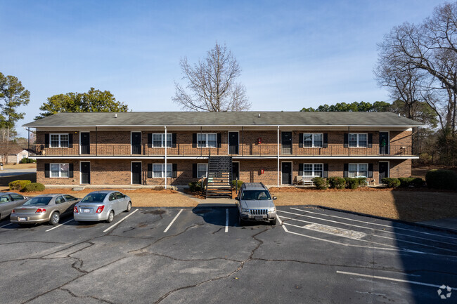 Building Photo - Georgetowne Apartments @ 405 Speight Ave