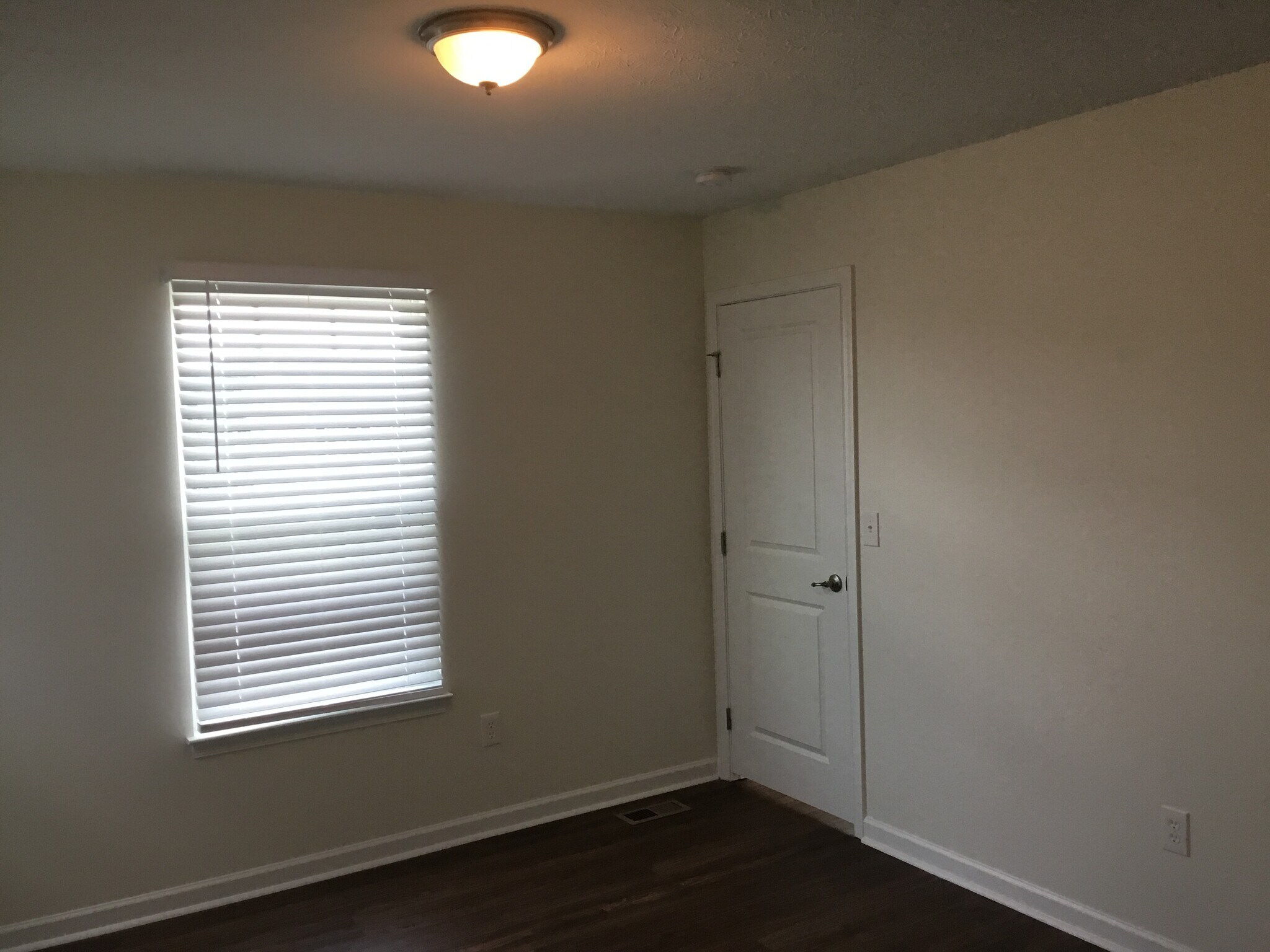 Building Photo - 1395 Apple Farm Dr