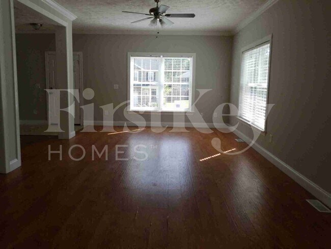 Building Photo - 1911 Chestnut Oak Ln