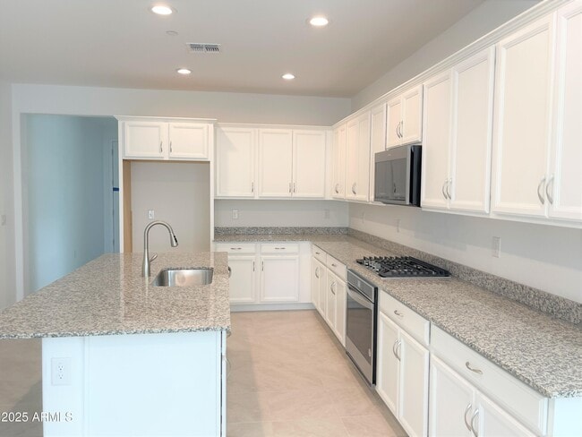 Building Photo - 13310 W Dale Ln