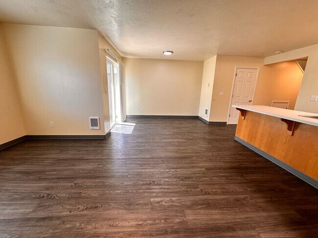 Building Photo - 2607 S Cloverleaf Loop