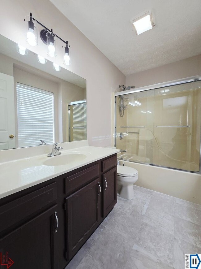 Building Photo - 1544 Pheasants Glen Dr