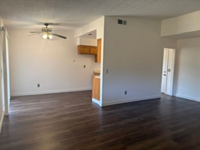 Building Photo - 509 Gregory Dr