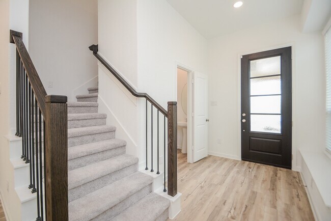 Building Photo - 571 Dry Fork Ln