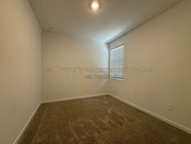 Building Photo - 4169 W Jeanette Ln