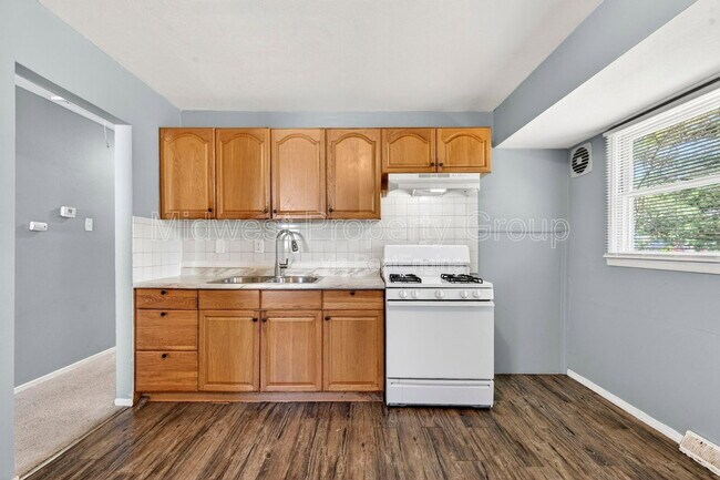 Building Photo - 409 Shepley Dr