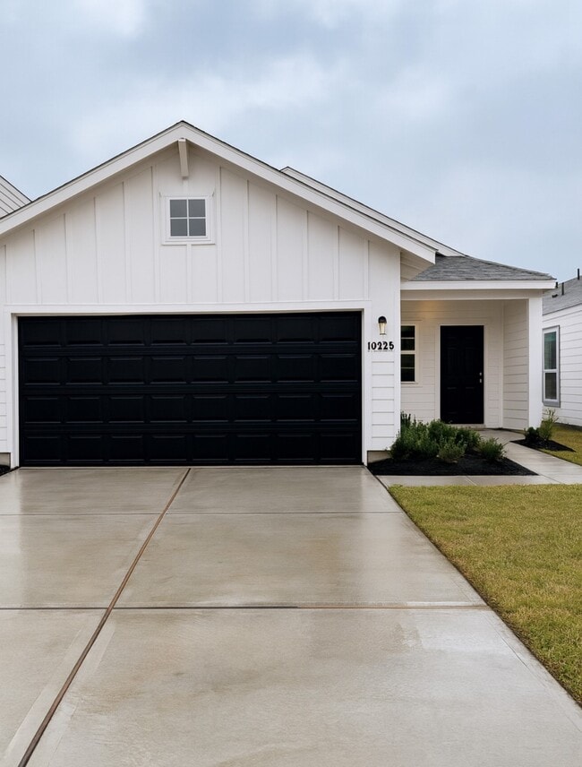 Primary Photo - 10226 Clearwick St