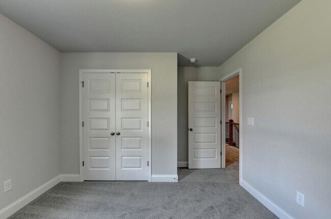 Building Photo - 7309 Yewtree Dr