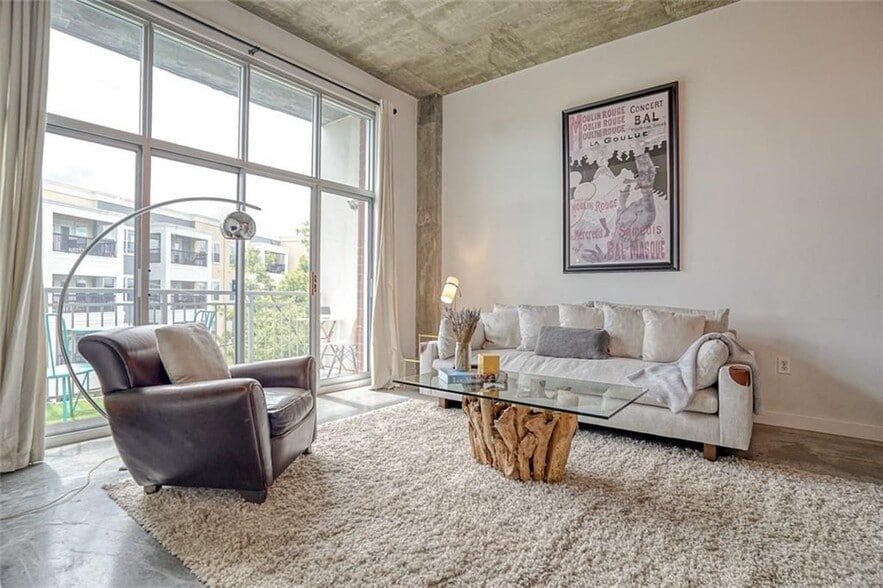 Building Photo - 245 N Highland Ave NE