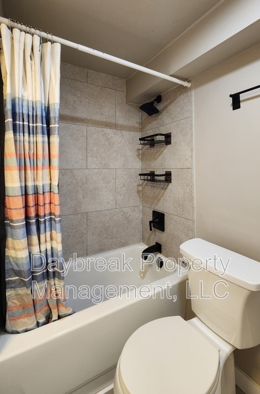 Building Photo - 1121 2nd Ave S