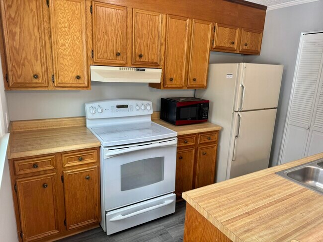 Building Photo - 4115 Little River Rd