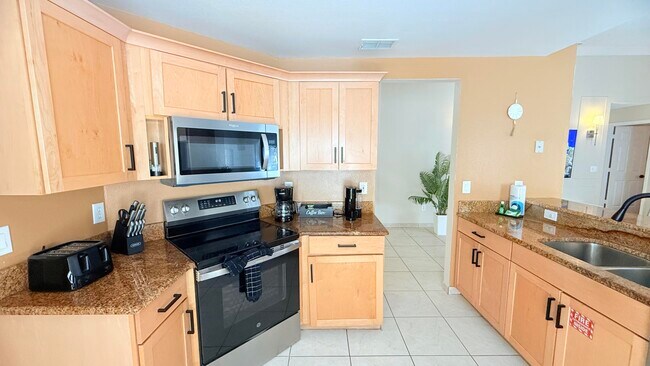 Building Photo - 1515 Oak Hill Trail
