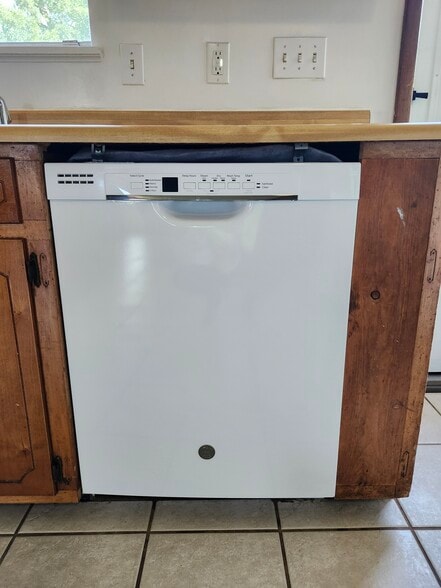 New dishwasher - 6724 Chipewa St