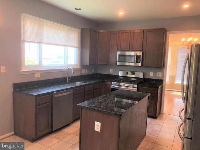 Building Photo - 46902 Wesleyan Ct