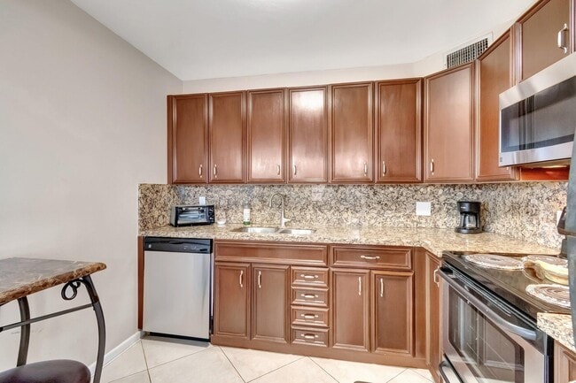 Building Photo - 4049 Wolverton C