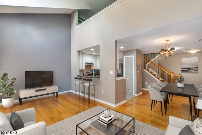 Building Photo - 129 Rock Creek Dr