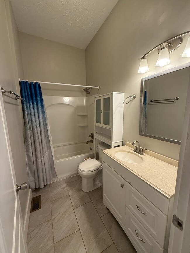 Building Photo - 3-BED 2-BATH IN SHELBY PARK W/ 3-CAR GARAGE