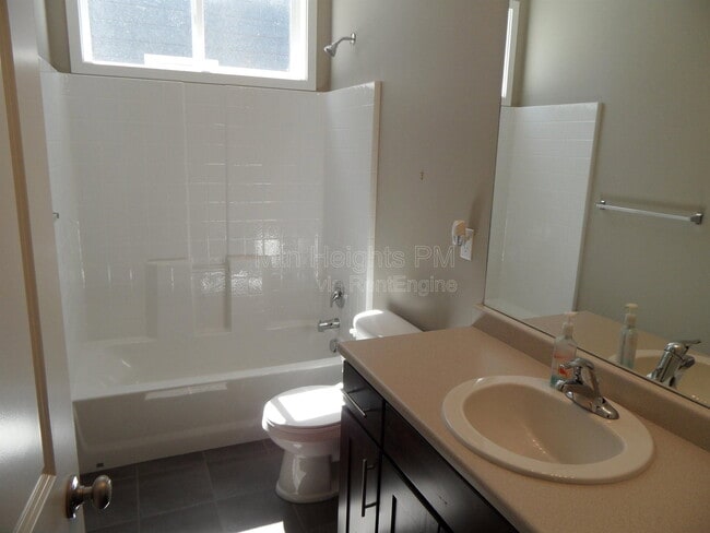 Building Photo - 797 Tamsin Ct