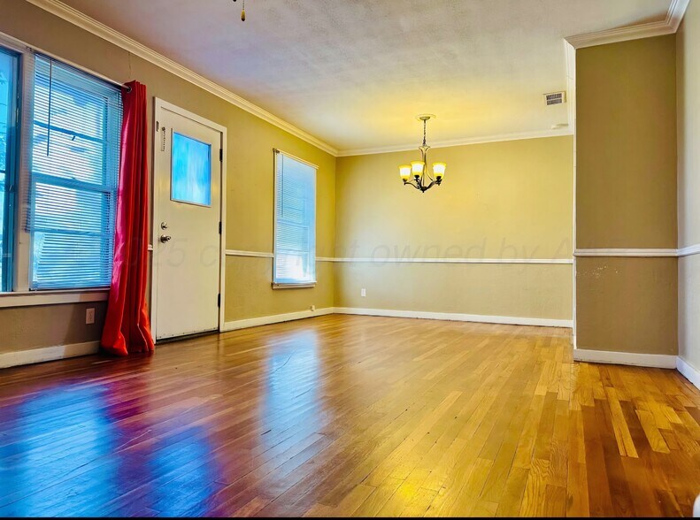 Dinning room - 1603 Takewell St