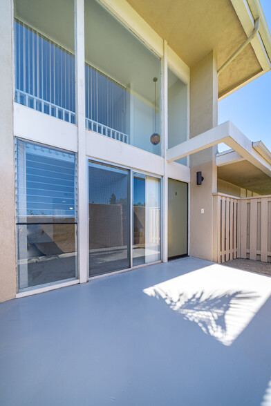 Private Patio/Entrance - Elizabethan Townhouse