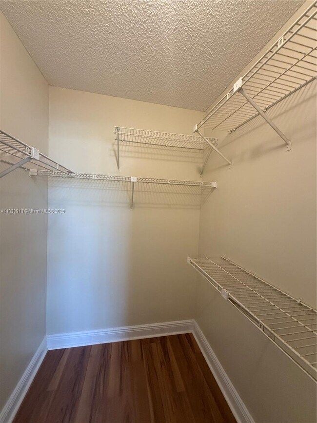 Building Photo - 1261 SW 46th Ave