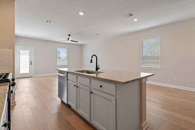 Building Photo - 1115 Moonlight Trce Dr