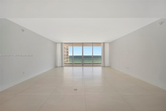 Building Photo - 153 N Seabreeze Blvd