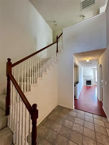 Building Photo - 8240 Fountain Ridge Dr