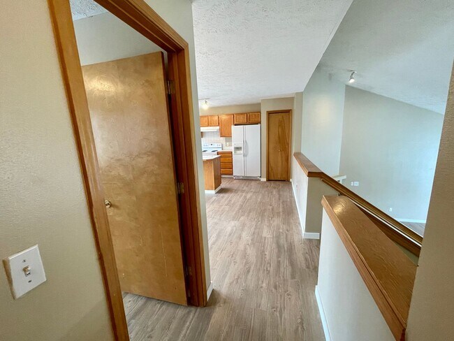 Building Photo - STUNNING SOUTH HILL HOME