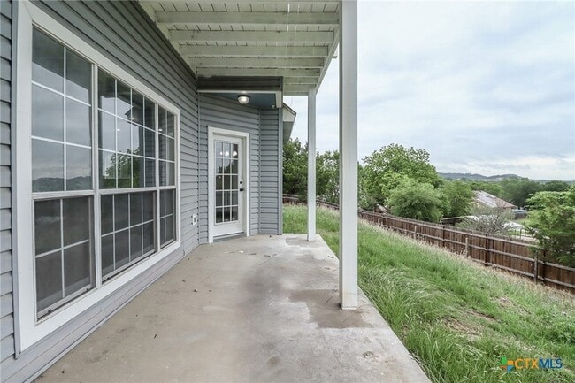 Building Photo - 1810 Mesa Oaks Cir