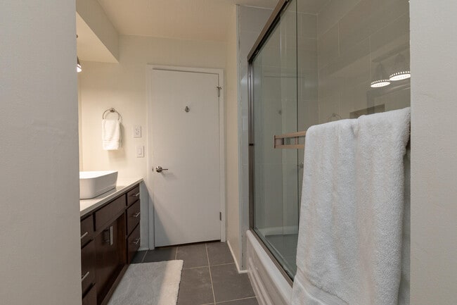 Building Photo - 1936 E Greenwood St