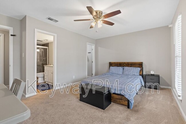 Building Photo - 547 Pheasant Run Dr