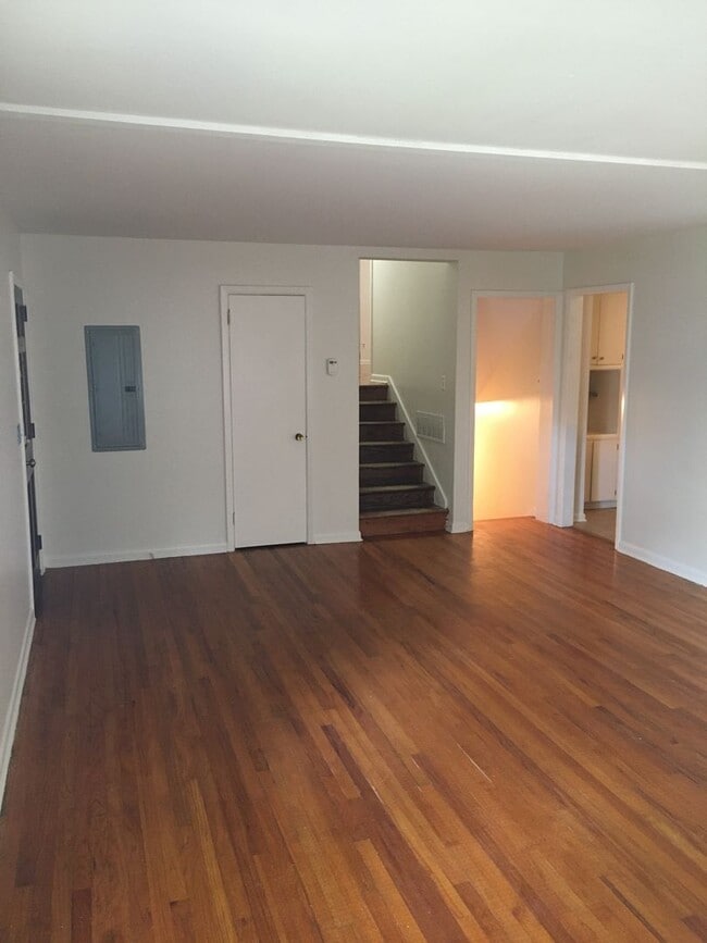 Building Photo - 4/2 House in Rome $1,495