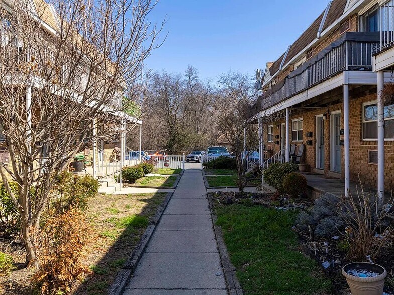 Building Photo - 501-505 N White Horse Pike