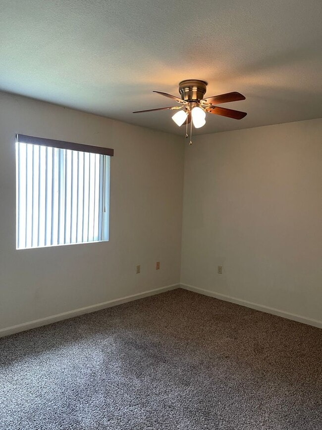 Building Photo - 3 BED 2 BATH W/ATTACHED MOTHER-IN-LAW SUITE *SOLAR PANELS ON ROOF = LOW ELECTRIC BILL*