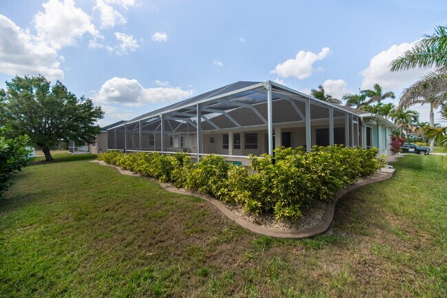 Building Photo - 2624 SW 52nd St